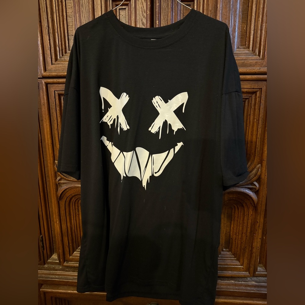 SHEIN Black Tee with Graphic Design